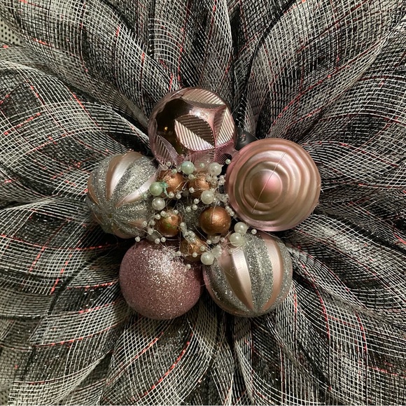 Buffalo Plaid Flower Wreath w/Interchangeable Centers/ FREE SHIPPING - Picture 4 of 7